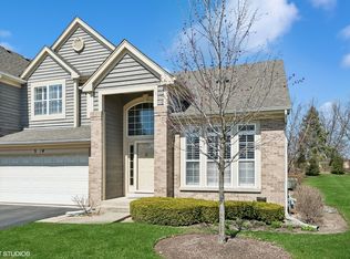 54 Andover Cir, Northbrook, IL 60062