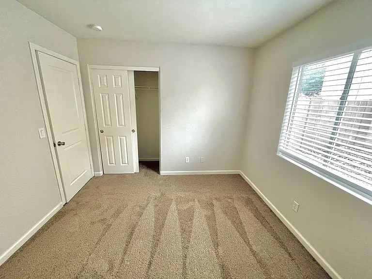 12005 W Holly St — Photo 22