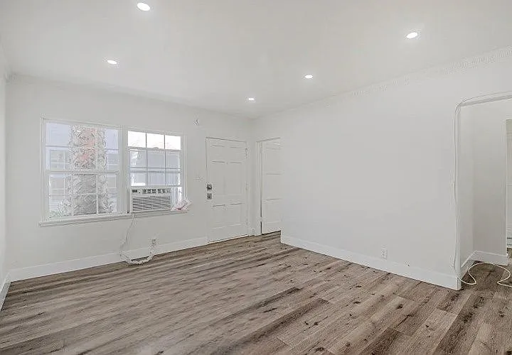 1 bed, 1.0 bath, 750 sqft, $2,289 — Photo 3