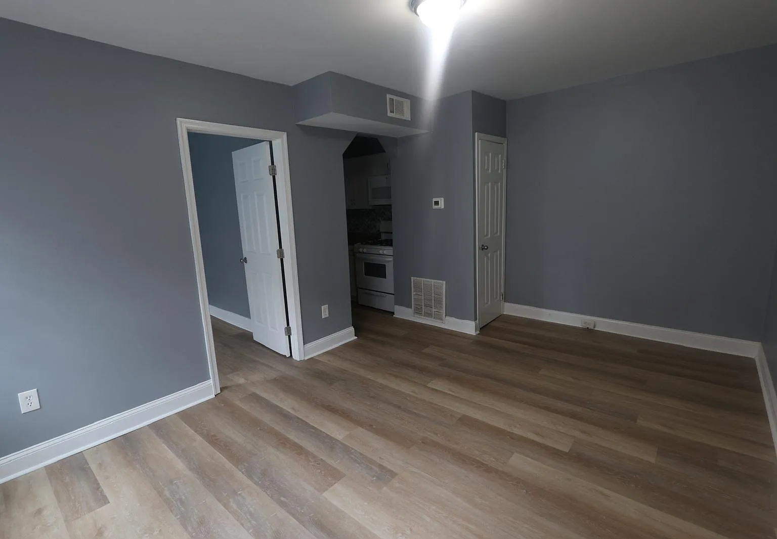 4645 Hillside Rd SE — Photo 3