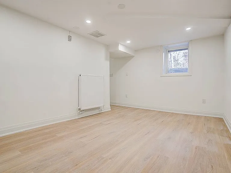 75 Kendal Ave #BASEMENT — Photo 11