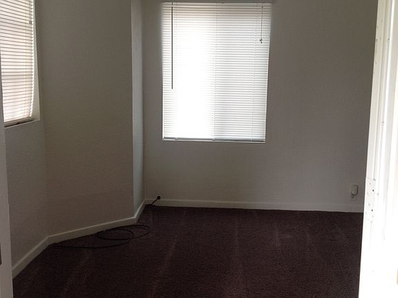 2nd image of 789 Bunker Hill Dr