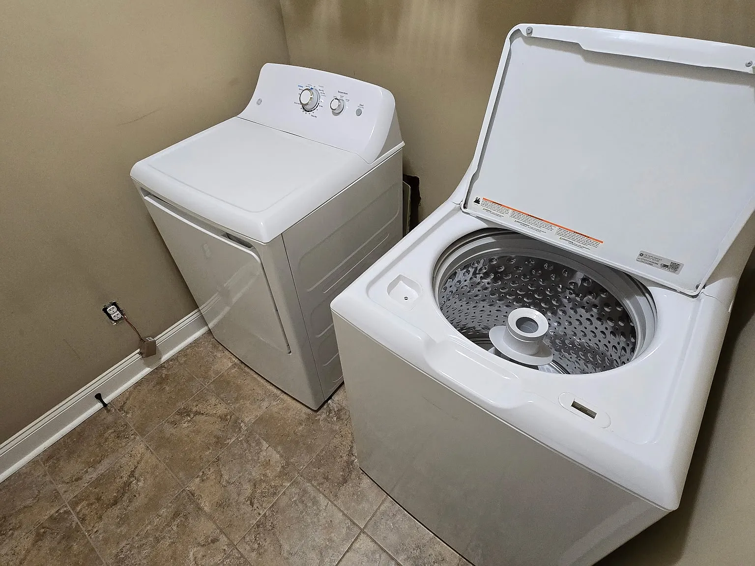 3 bed, 1958 sqft, $1,100 — Photo 4