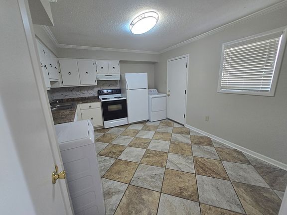 4th image of 592 High Point Ter APT 3