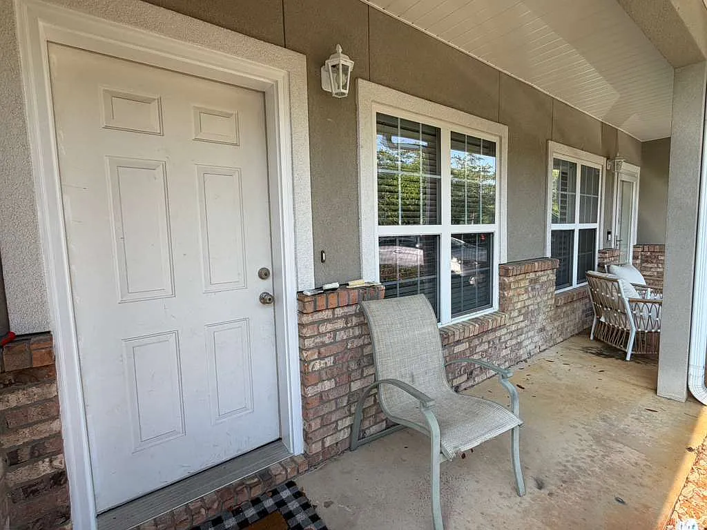 Building Photo - 1529 Bentley Cir
