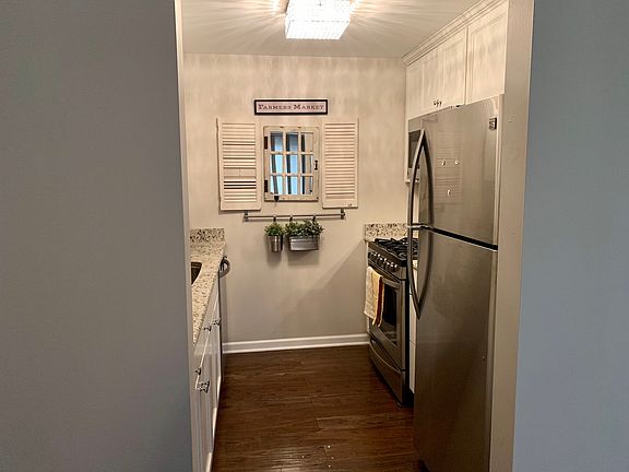 5th image of 1125 Royal Street George Dr #202