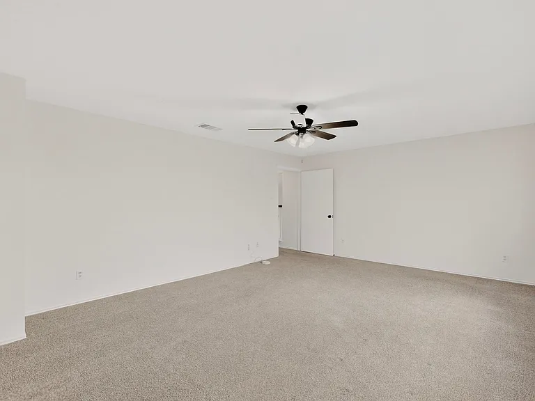 817 Edmonton Dr — Photo 38
