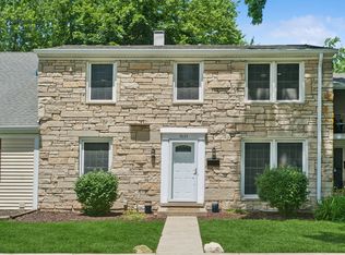 7635 Manchester Mnr, Hanover Park, IL 60133