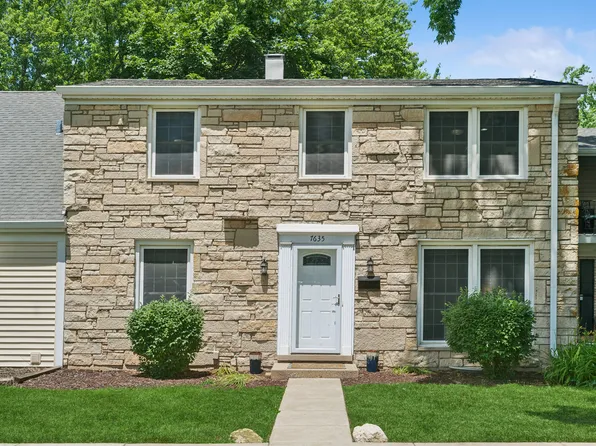 7635 Manchester Mnr, Hanover Park, IL 60133