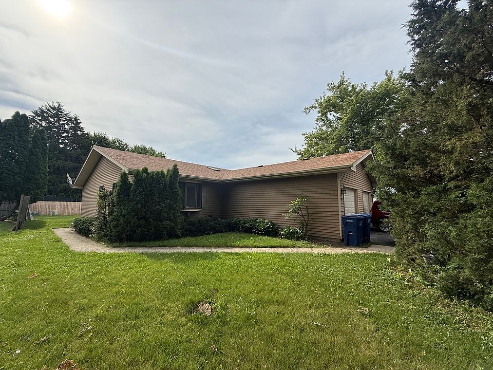 1st image of 803 Pine Grove Ave