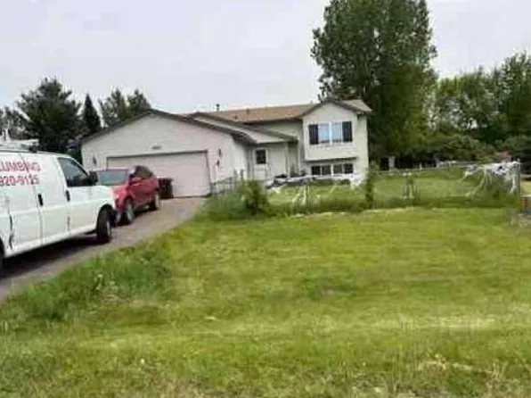 1005 Lincoln Cir, Braham, MN 55006