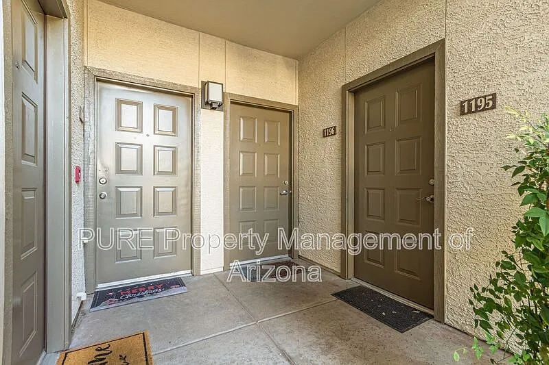 2 bed, 2.0 bath, 790 sqft, $1,425 — Photo 2
