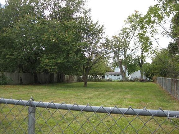 5th image of 485 Patterson St
