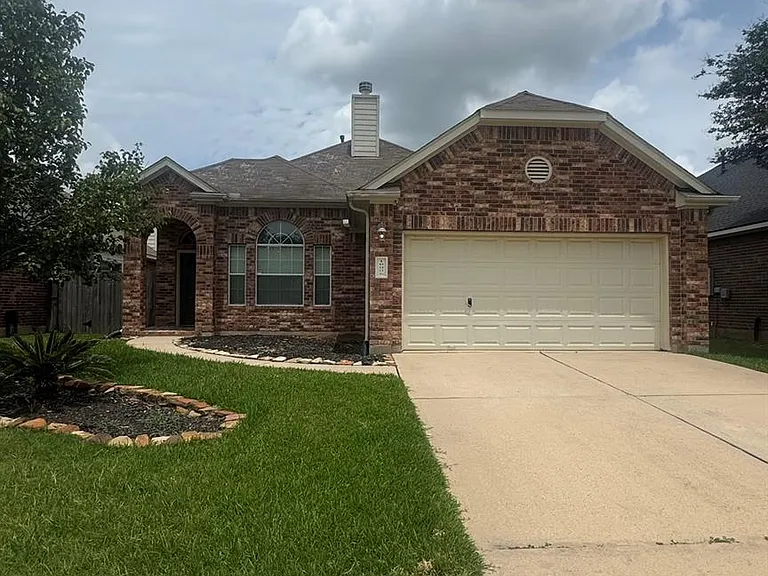 10006 Kendahlwood Ln — Photo 1