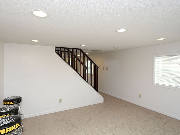 Living Rm w/Recessed Lights