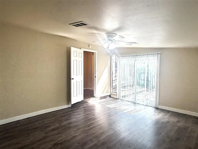 4718 Normandy Rd — Photo 14