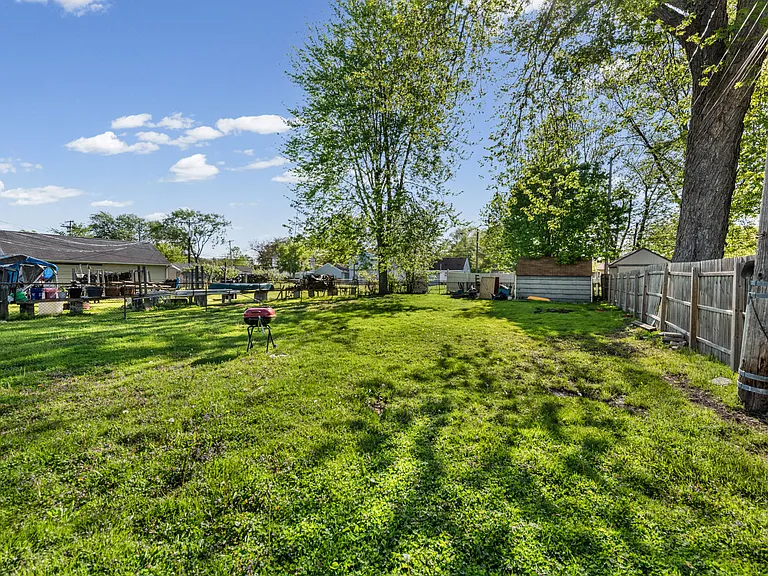 29131 Coolidge St — Photo 22