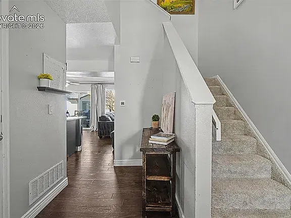 4 bed, 1673 sqft, $2,095 — Photo 2