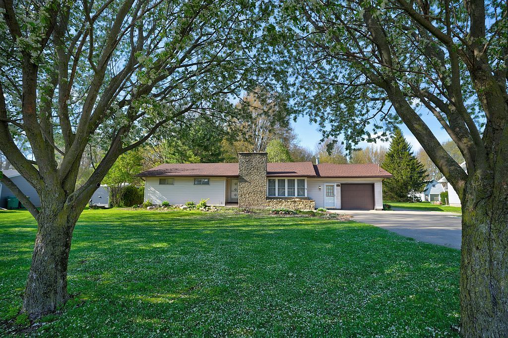 2405 E Burt Rd - Property Image