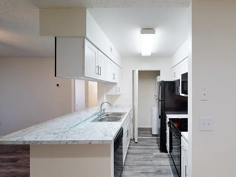 Lakewood Place — Photo 7