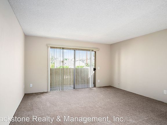 2nd image of 620 N Kenwood St Unit 201