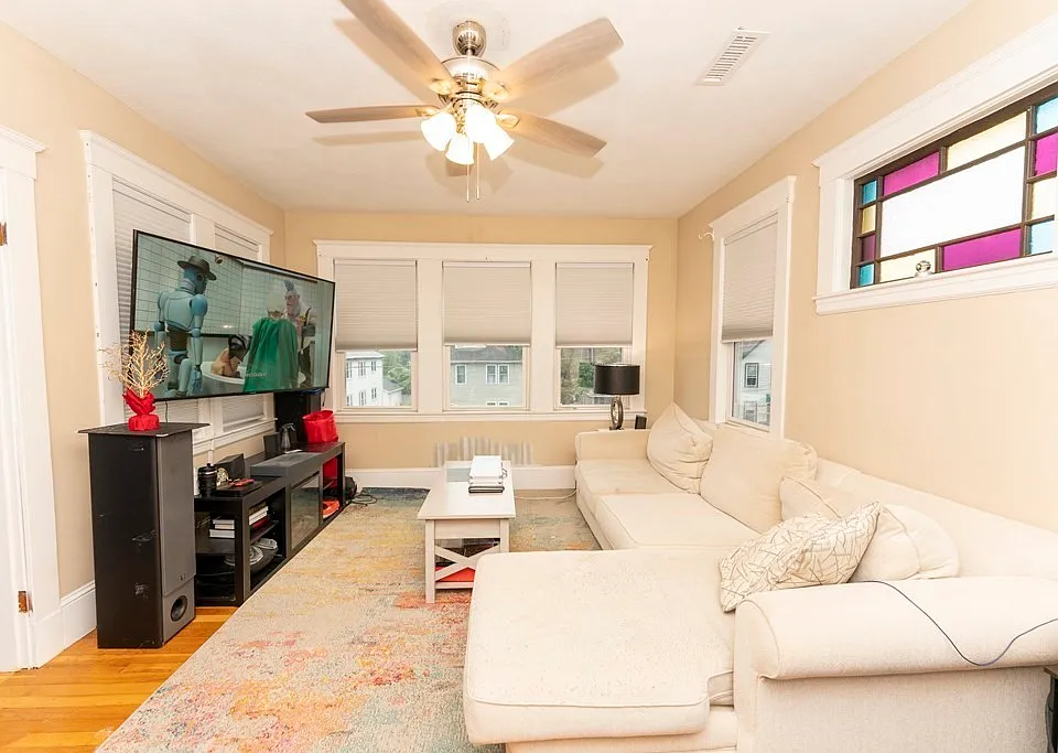28 Waite St #28