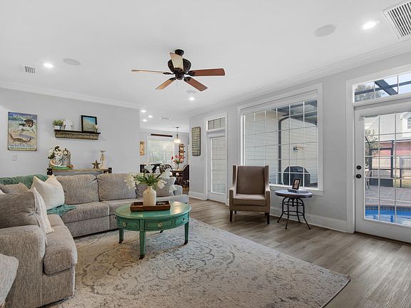5th image of 814 Coldwater Creek Cir
