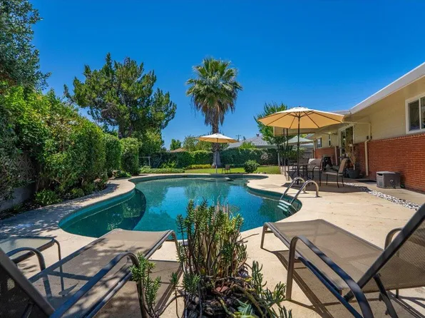 3255 Panorama Dr, Redding, CA 96003