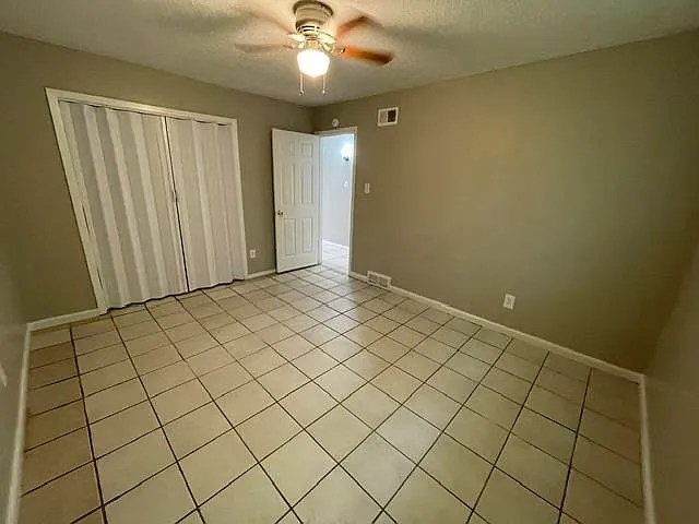 4455 Macon Rd #6 — Photo 7