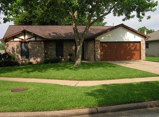 407 Old Colony Dr, Richmond, TX 77406