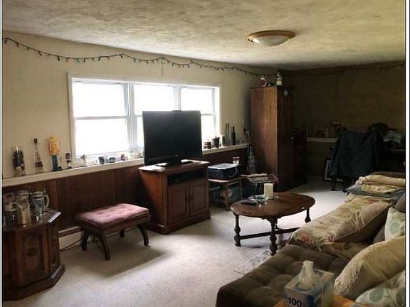 5th image of 15 Oakwood St