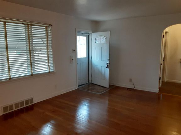 5th image of 9266 Waldorf Dr