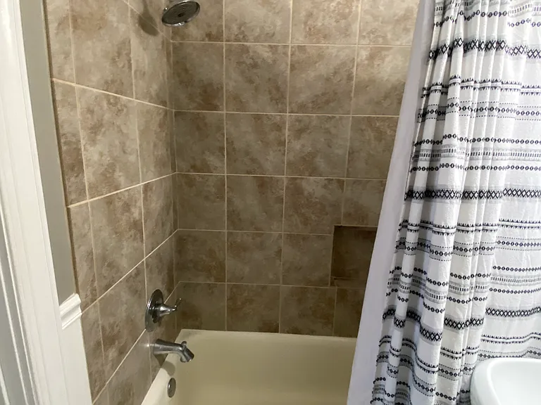 Full hall bath