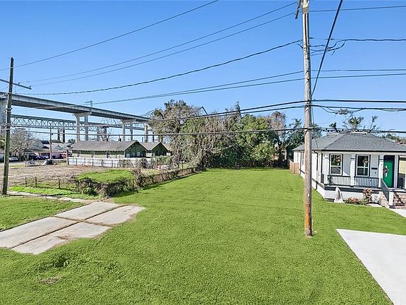 3rd image of 1423 Hermosa St