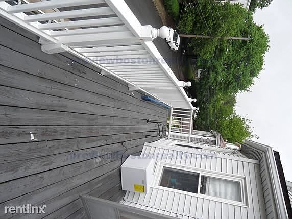 4th image of 29 Hunnewell Ave #2TA