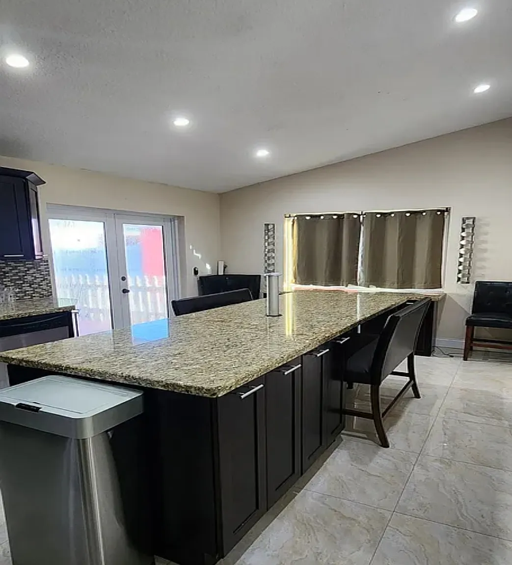 3 bed, 2125 sqft, $3,350 — Photo 4