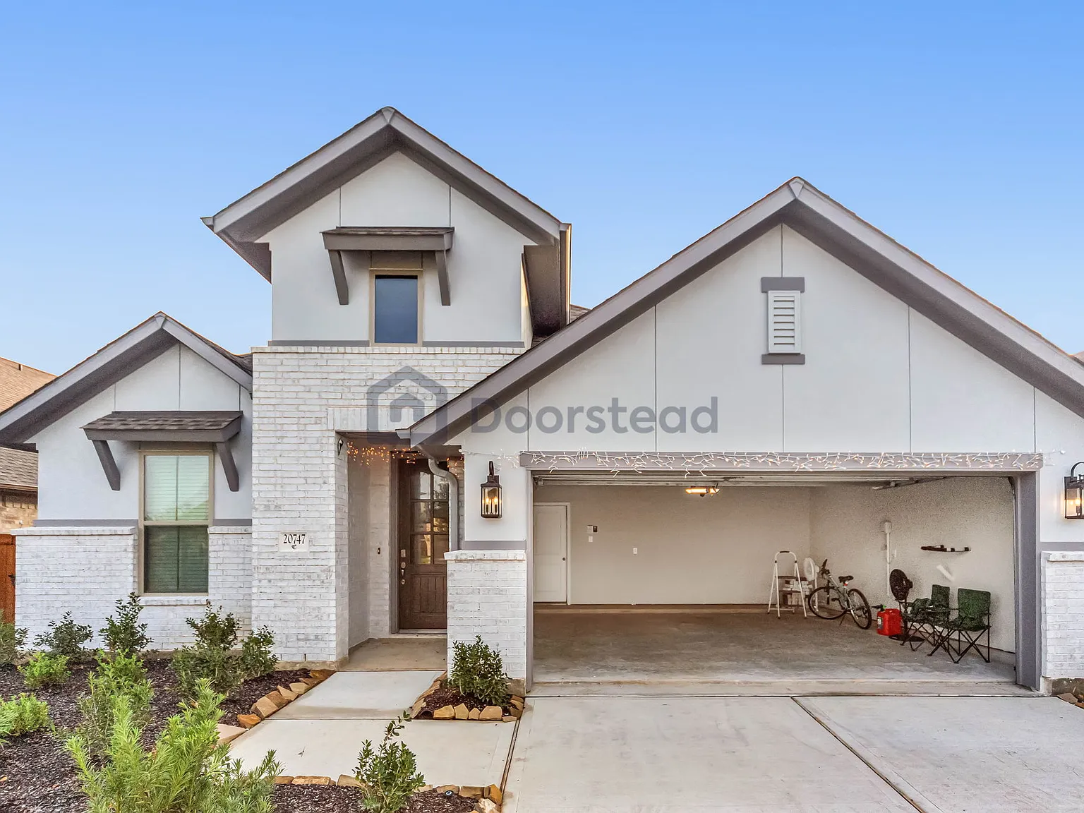 4 bed, 3.0 bath, 2250 sqft, $3,000 — Photo 1