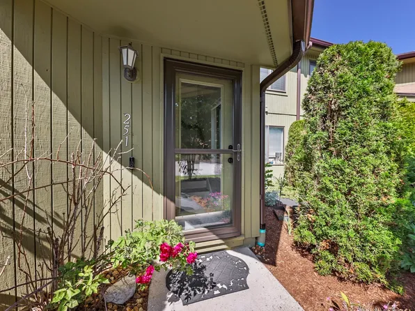 251 Trailside Way Unit 251, Ashland, MA 01721