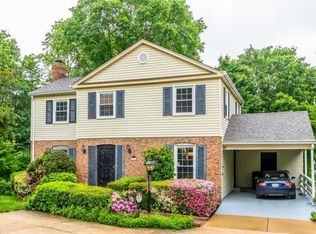 6905 Lamp Post Ln, Alexandria, VA 22306