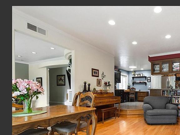 3rd image of 5980 Sorrel Ave