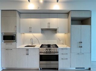 8 Manor Rd W #505, Toronto, ON M5P 1E7