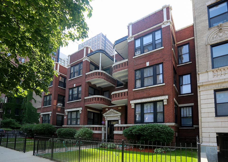 1st image of 445 W Melrose St APT 1B