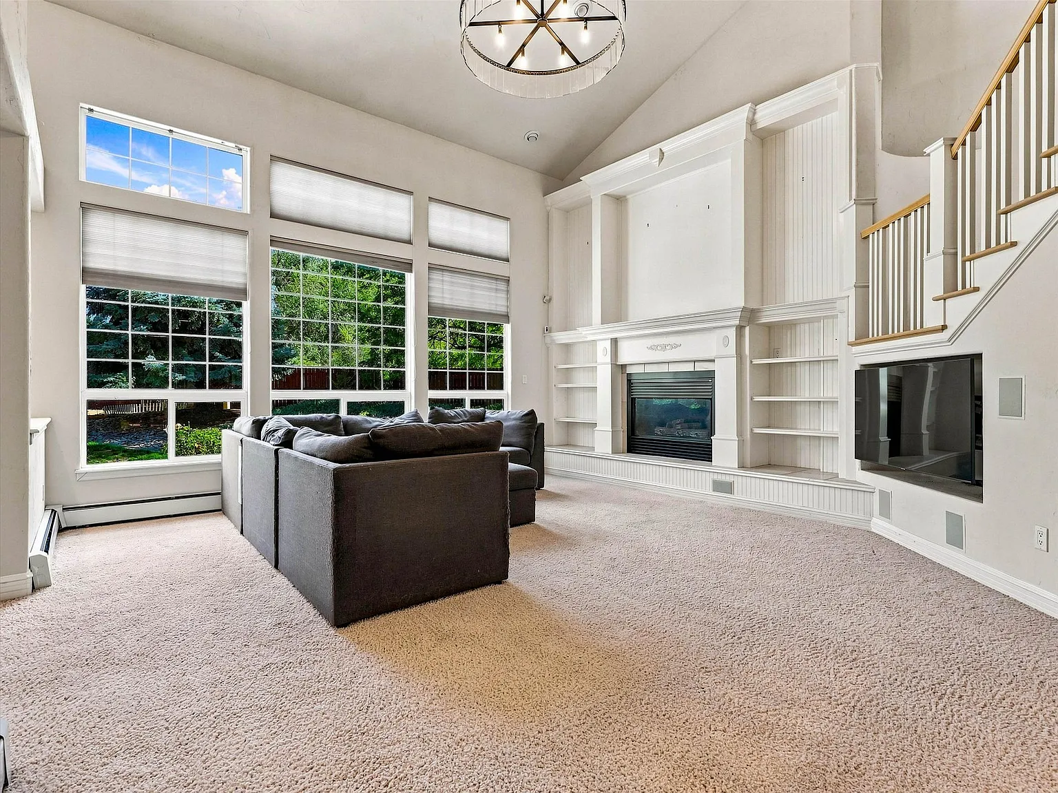 3 bed, 2390 sqft, $3,500 — Photo 4