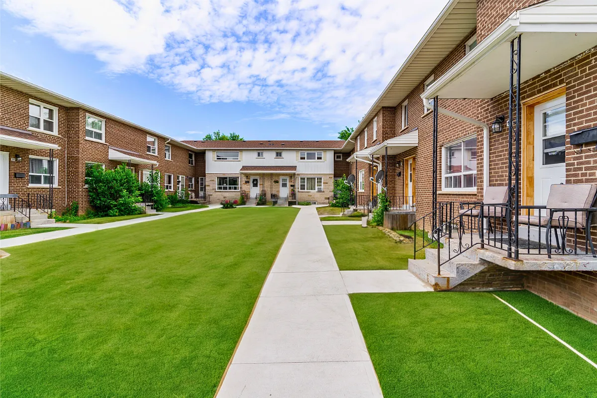 Glenwood Park Townhomes — Photo 4