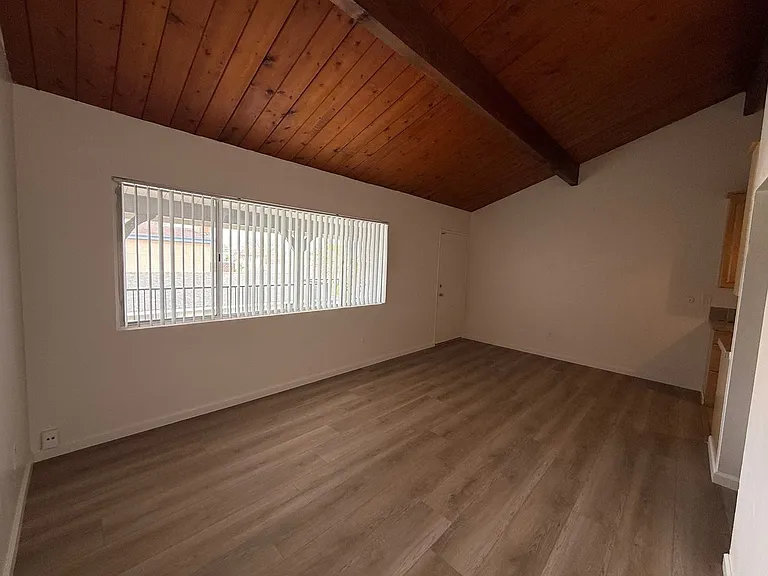 5025 Cape May Ave #8 — Photo 4