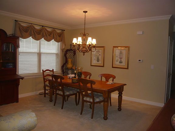 5th image of 744 Bohannon Cir