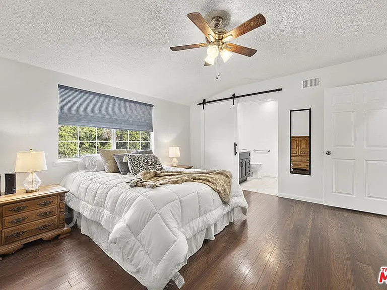 1061 N Euclid St — Photo 10