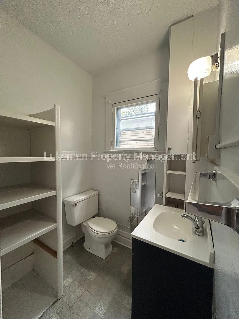 Studio, 1.0 bath, 450 sqft, $785 — Photo 4