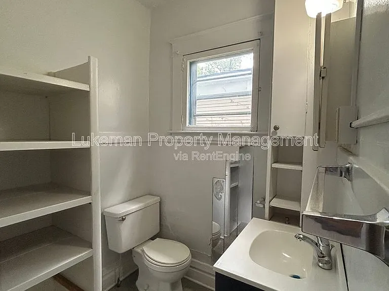 415 Davis St #2 — Photo 3