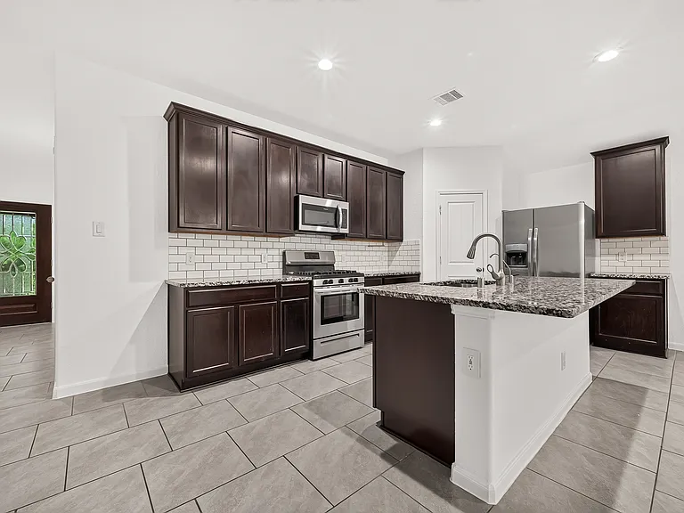 18326 Arcola Bay Ln — Photo 9